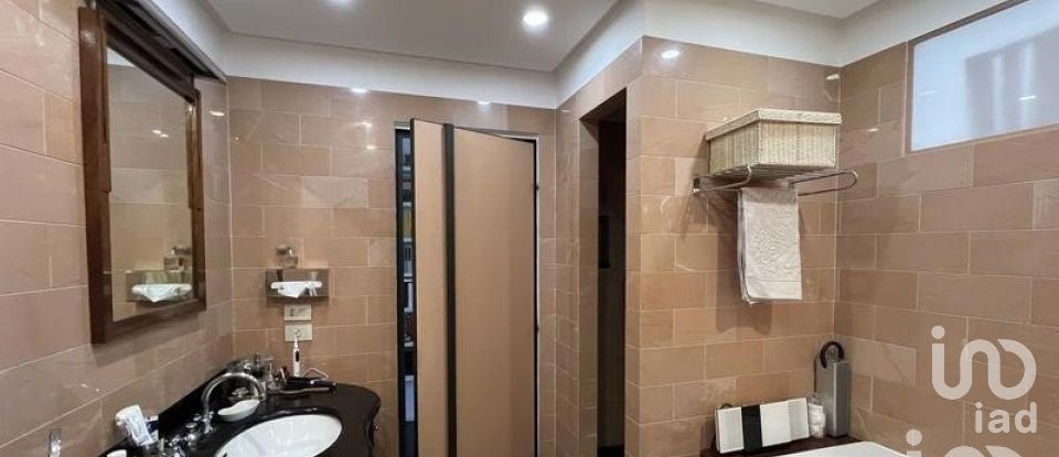 Appartamento 10 locali di 272 m² a Torino (10156)