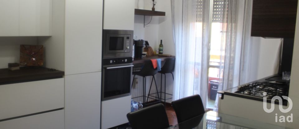 Appartamento 5 locali di 103 m² a - (61036)