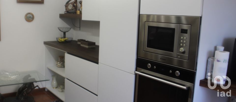 Appartamento 5 locali di 103 m² a - (61036)