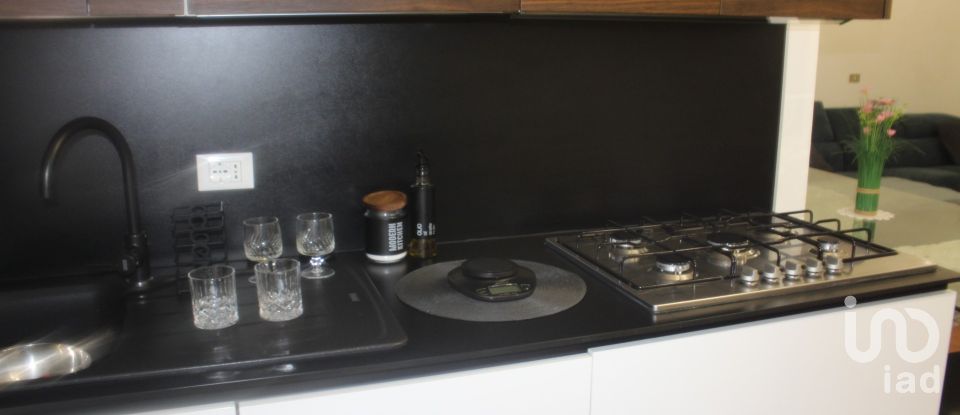 Appartamento 5 locali di 103 m² a - (61036)