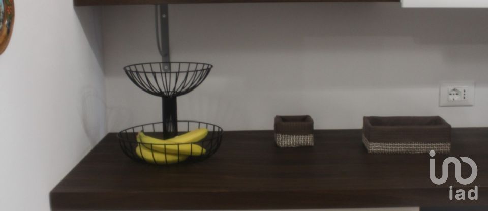 Appartamento 5 locali di 103 m² a - (61036)