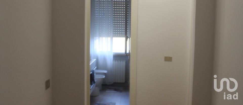 Appartamento 5 locali di 103 m² a - (61036)