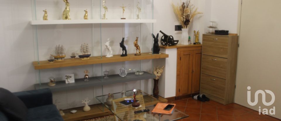 Appartamento 5 locali di 103 m² a - (61036)