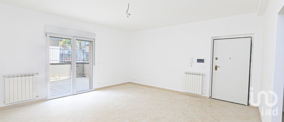 Three-room apartment of 98 m² in Genova (16127)