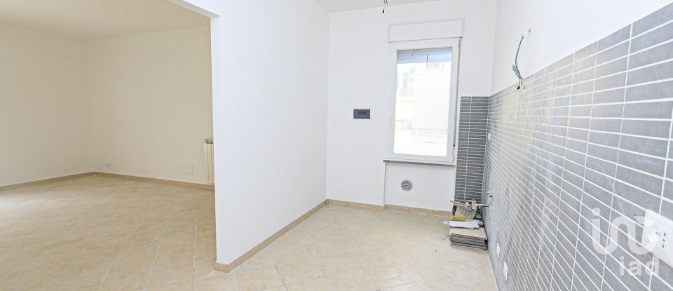 Three-room apartment of 98 m² in Genova (16127)