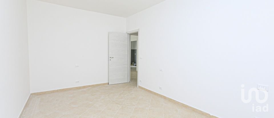 Three-room apartment of 98 m² in Genova (16127)
