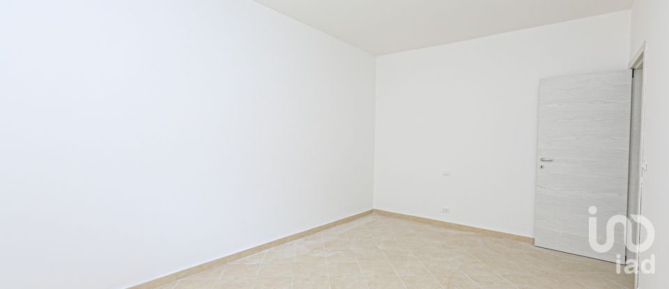 Three-room apartment of 98 m² in Genova (16127)