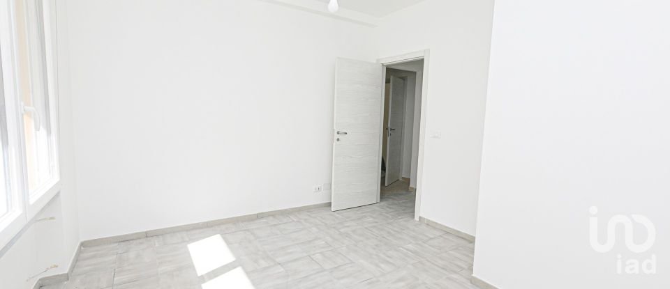 Three-room apartment of 98 m² in Genova (16127)