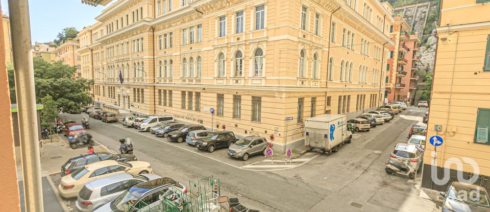 Three-room apartment of 98 m² in Genova (16127)