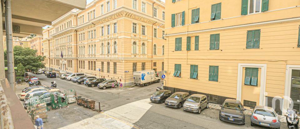 Three-room apartment of 98 m² in Genova (16127)
