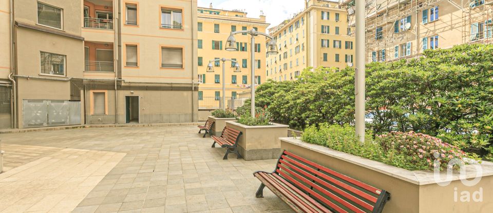 Three-room apartment of 98 m² in Genova (16127)