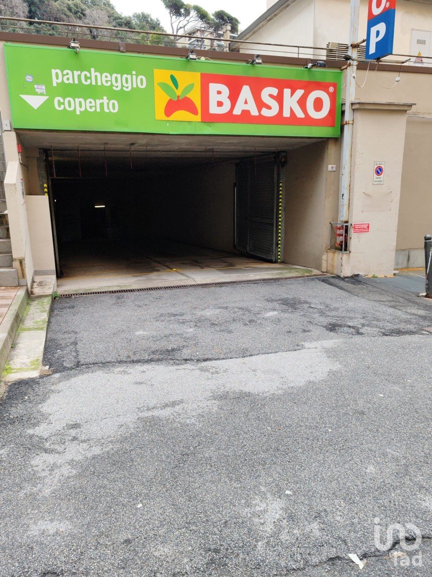 Posto auto di 15 m² in Genova (16126)