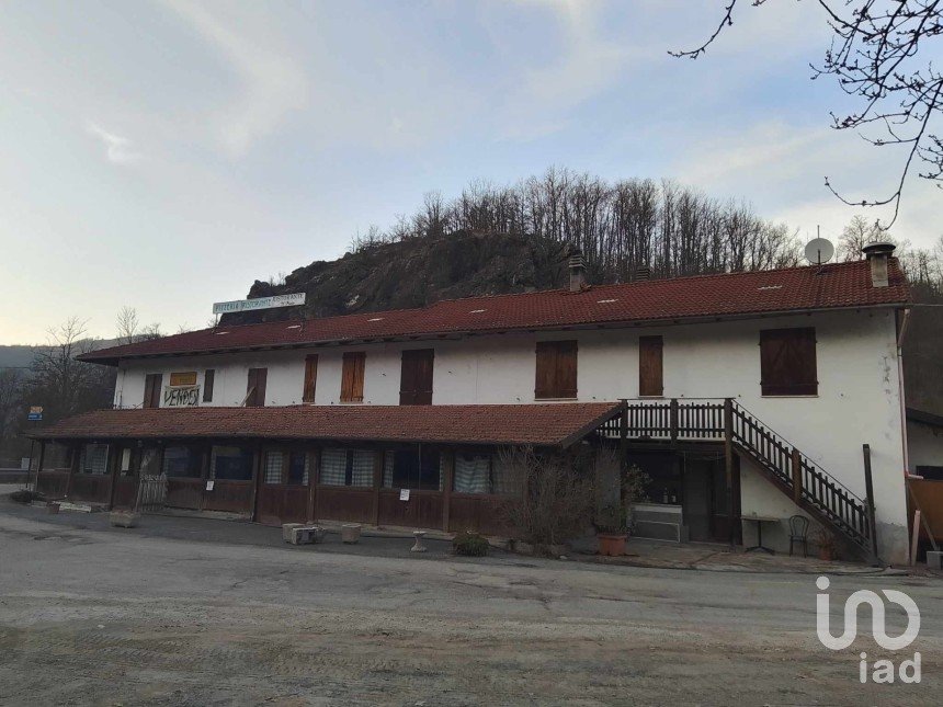Ristorante di 235 m² in Cartosio (15015)
