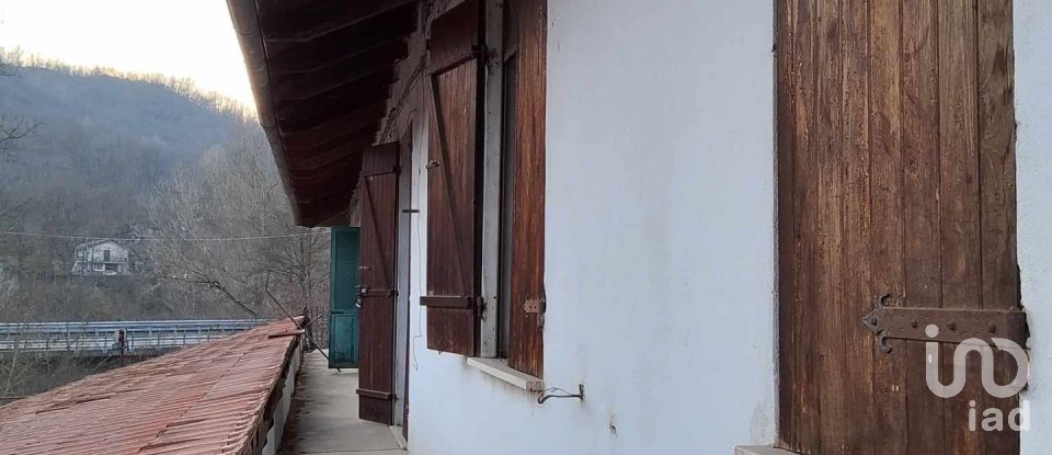 Ristorante di 235 m² in Cartosio (15015)