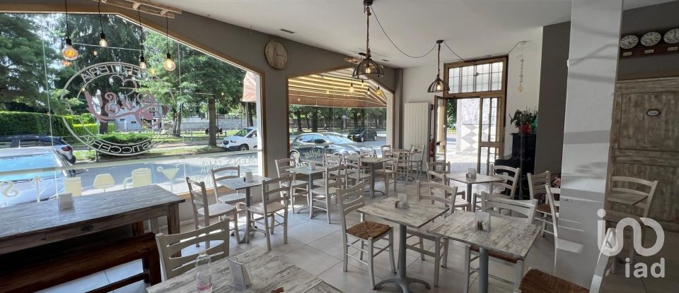 Negozio / locale commerciale di 180 m² in Arsago Seprio (21010)