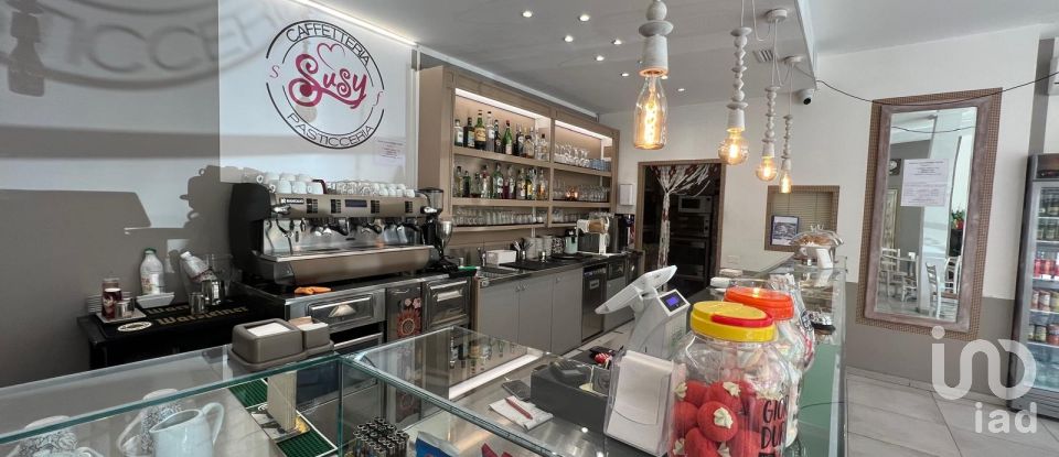 Negozio / locale commerciale di 180 m² in Arsago Seprio (21010)