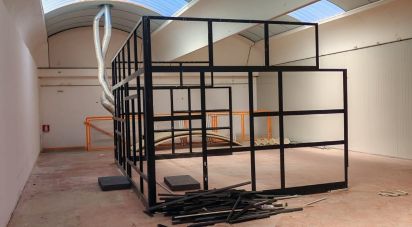 Negozio / locale commerciale di 400 m² in Olbia (07026)