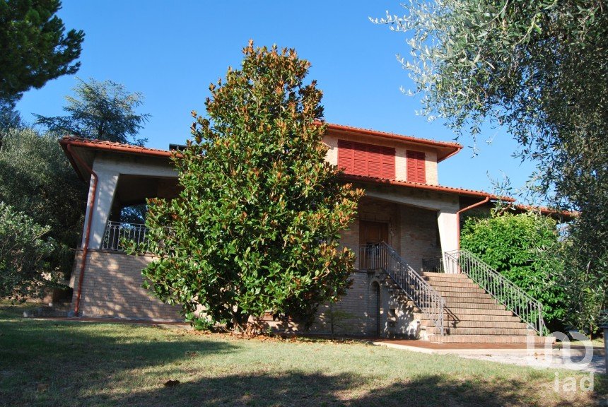 Casa indipendente 16 locali di 320 m² in Corinaldo (60013)