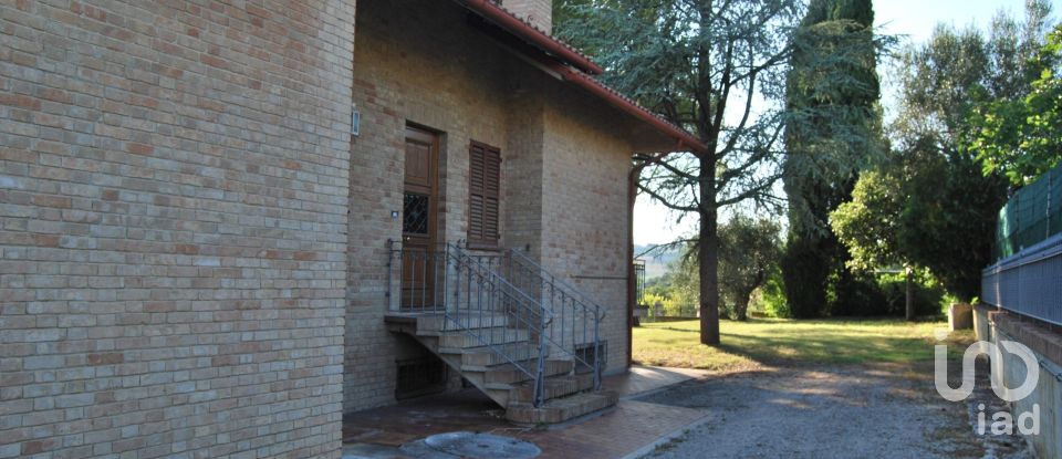 Casa indipendente 16 locali di 320 m² in Corinaldo (60013)
