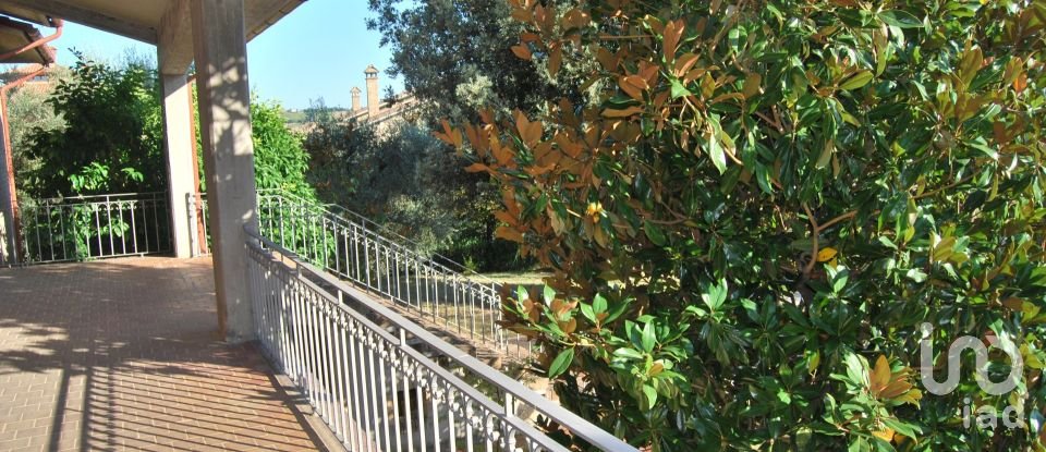 Casa indipendente 16 locali di 320 m² in Corinaldo (60013)