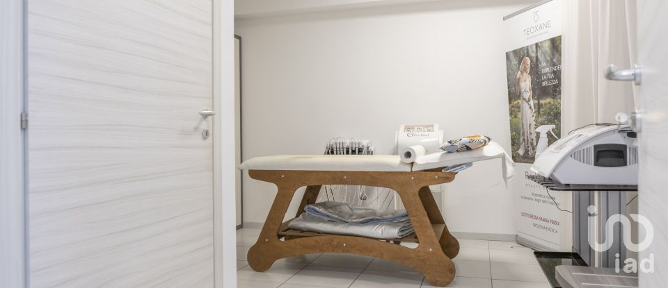 Varie superfici di 597 m² in Numana (60026)