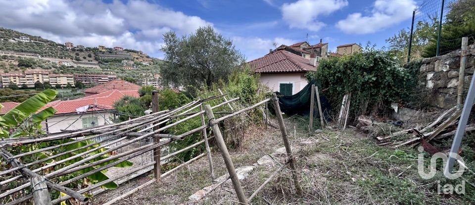 Casa indipendente / Villa 10 locali di 149 m² in Imperia (18100)