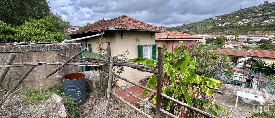 Casa indipendente / Villa 10 locali di 149 m² in Imperia (18100)