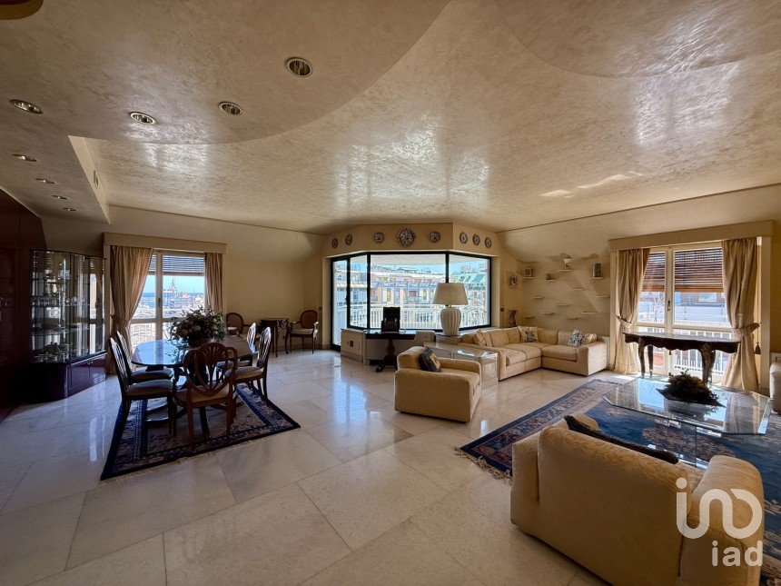 Appartamento 5 locali di 298 m² a Palermo (90141)