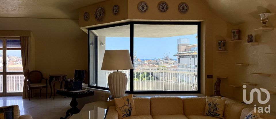 Appartamento 5 locali di 298 m² a Palermo (90141)