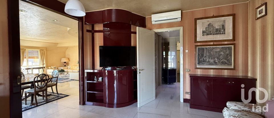 Appartamento 5 locali di 298 m² a Palermo (90141)