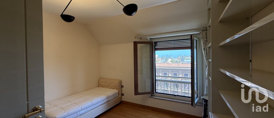 Appartamento 5 locali di 298 m² a Palermo (90141)