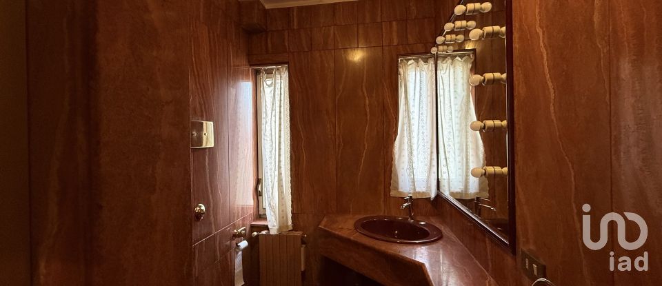 Appartamento 5 locali di 298 m² a Palermo (90141)