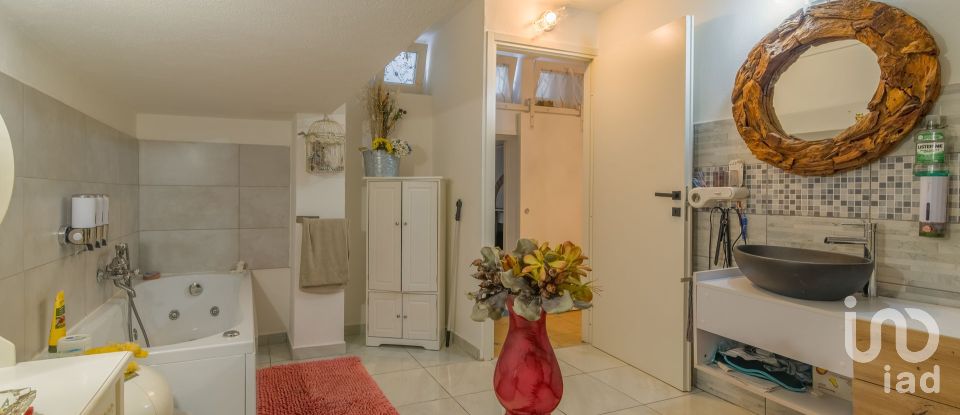 Two-room apartment of 81 m² in Boissano (17054)