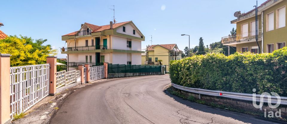 Two-room apartment of 81 m² in Boissano (17054)