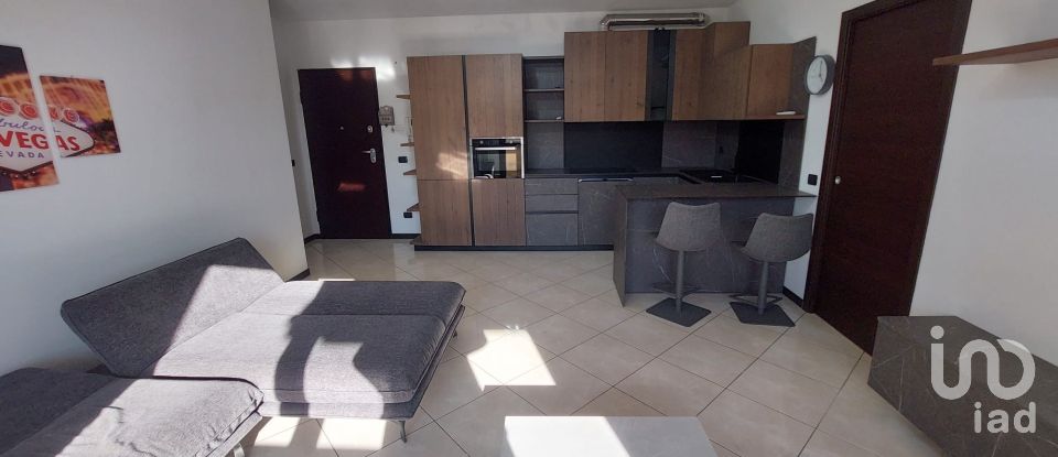 Trilocale di 82 m² a Limbiate (20812)