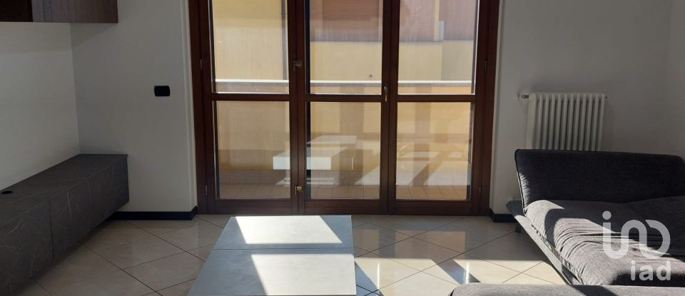 Trilocale di 82 m² a Limbiate (20812)
