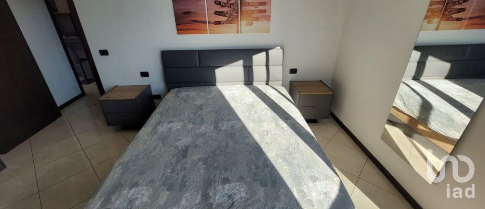 Trilocale di 82 m² a Limbiate (20812)