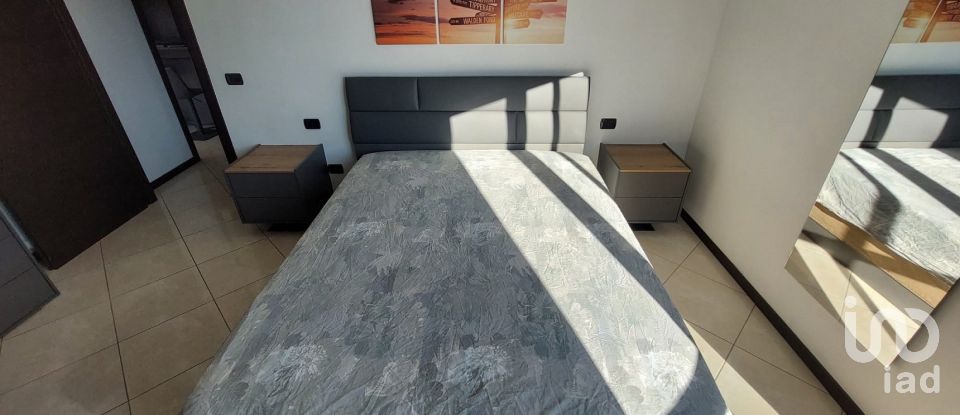 Trilocale di 82 m² a Limbiate (20812)