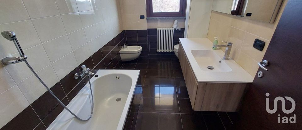 Trilocale di 82 m² a Limbiate (20812)