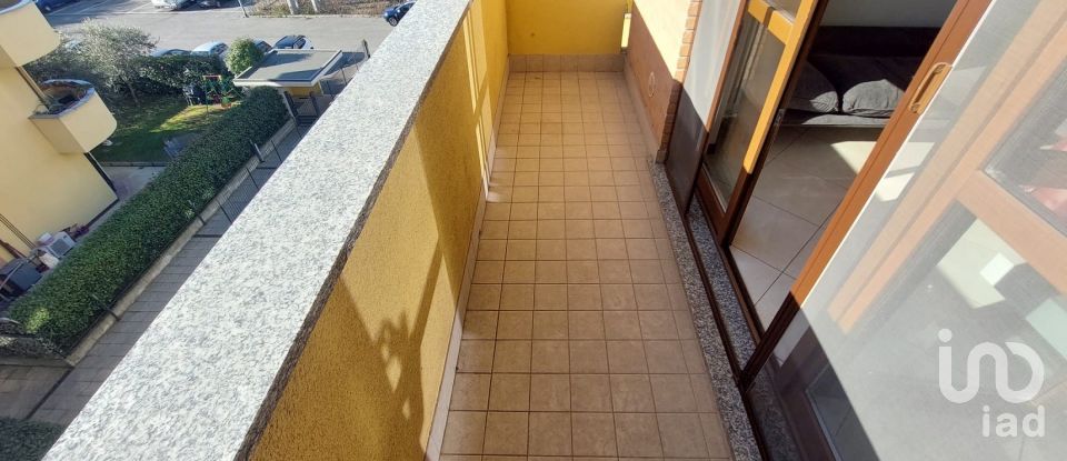 Trilocale di 82 m² a Limbiate (20812)
