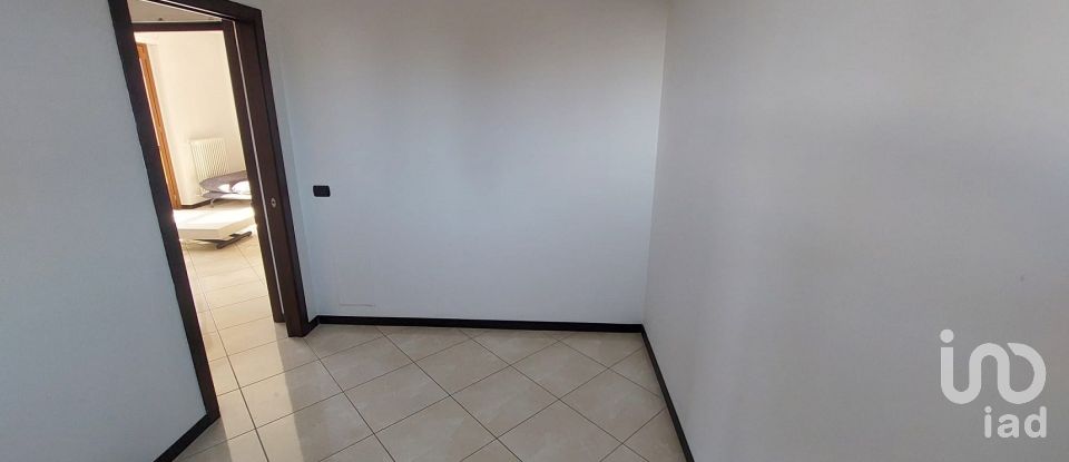 Trilocale di 82 m² a Limbiate (20812)