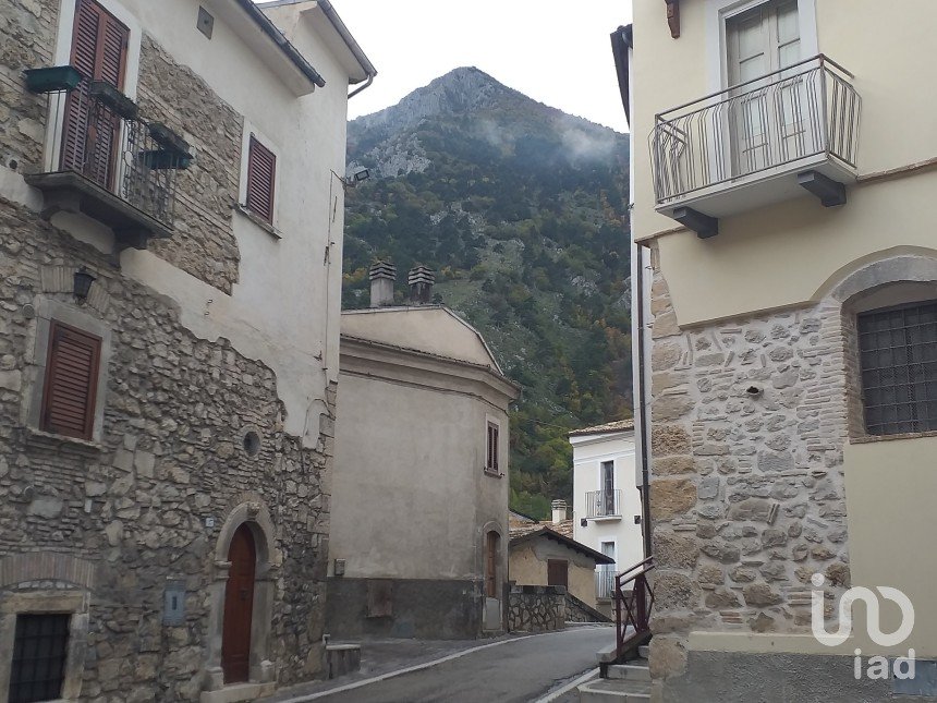 Three-room apartment of 160 m² in L'Aquila (67100)