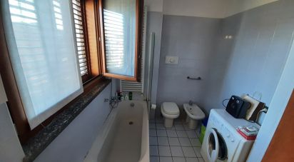 Two-room apartment of 60 m² in Milano (20128)