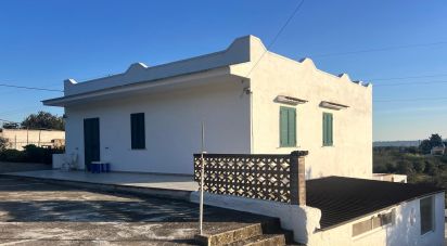 Casale 8 locali di 200 m² in Cisternino (72014)