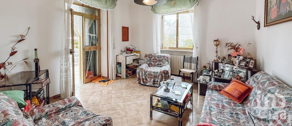 Casale 8 locali di 200 m² in Cisternino (72014)