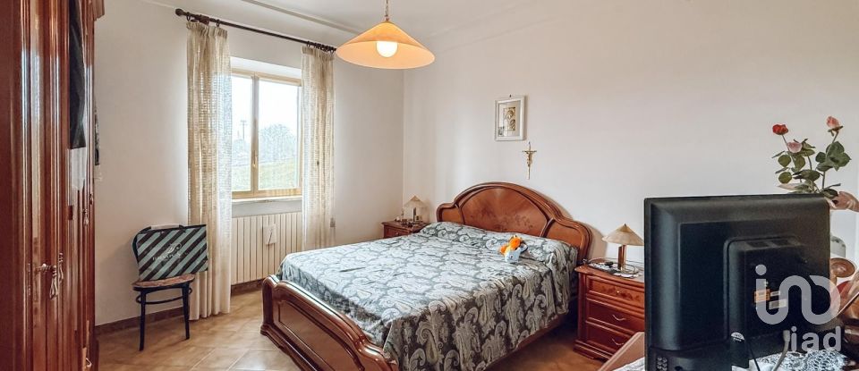 Casale 8 locali di 200 m² in Cisternino (72014)