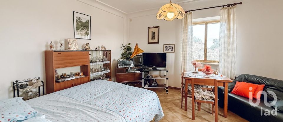 Casale 8 locali di 200 m² in Cisternino (72014)