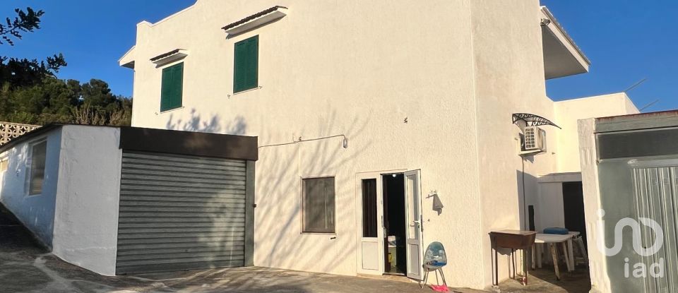 Casale 8 locali di 200 m² in Cisternino (72014)