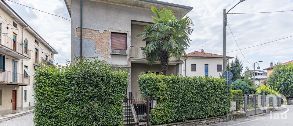 Villa Bifamiliare 6 locali di 200 m² in Cantù (22063)