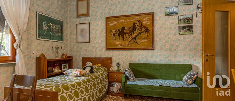 Villa Bifamiliare 6 locali di 200 m² in Cantù (22063)